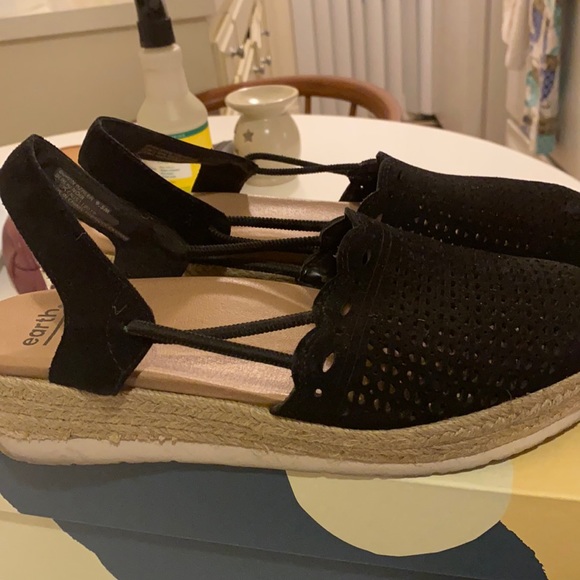 Earth Shoes - Earth sandals